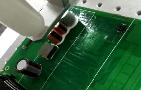 香芋點膠機--元器件固定